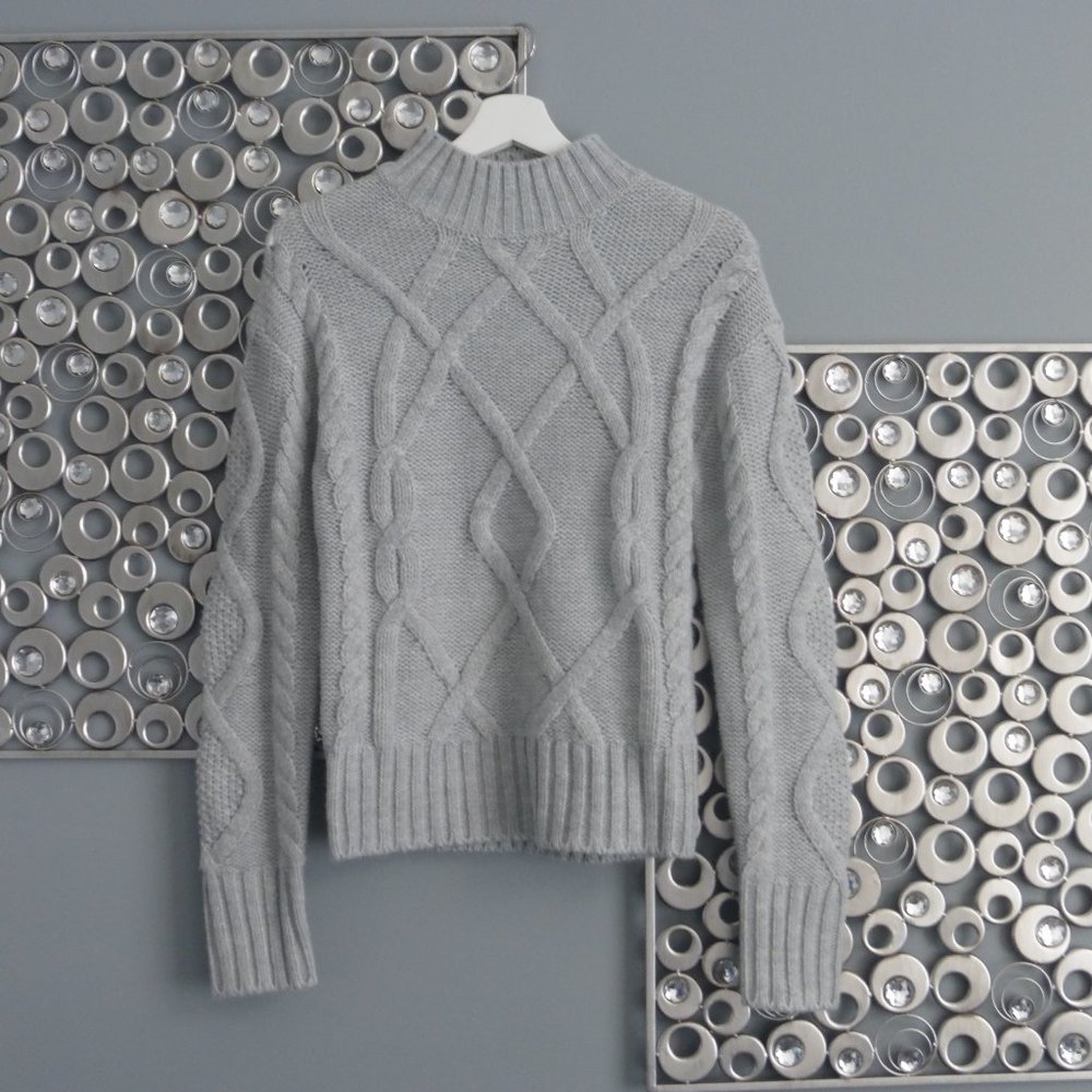 GAP Cable Knit Grey Sweater Sz XS NWT